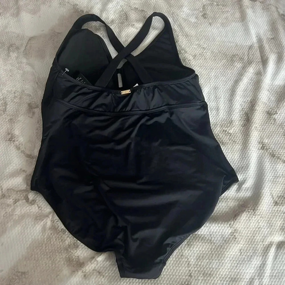 Lauren Ralph Lauren Plus Size Beach Club Plunge One Piece Swimsuit Size 18W - Picture 6 of 8